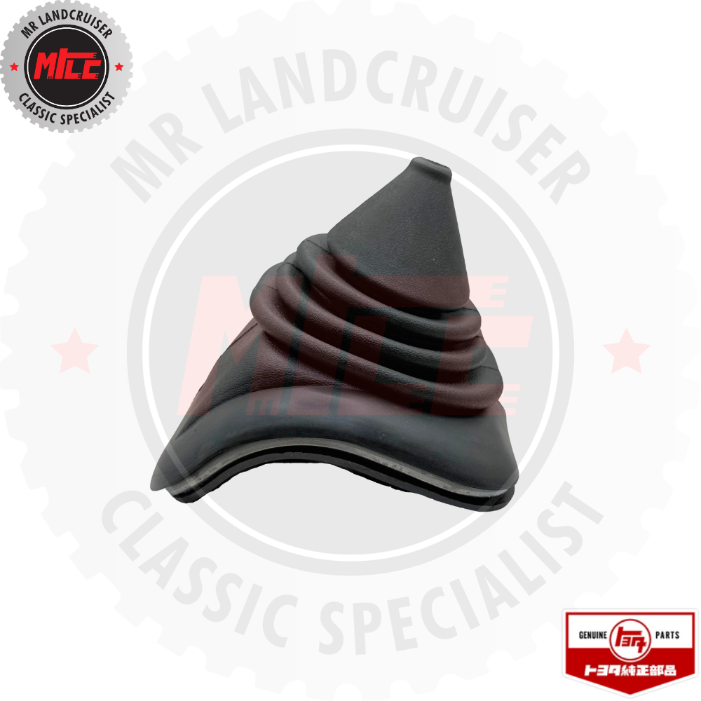 Black rubber bumper with 'MR Landcruiser' branding on a white background