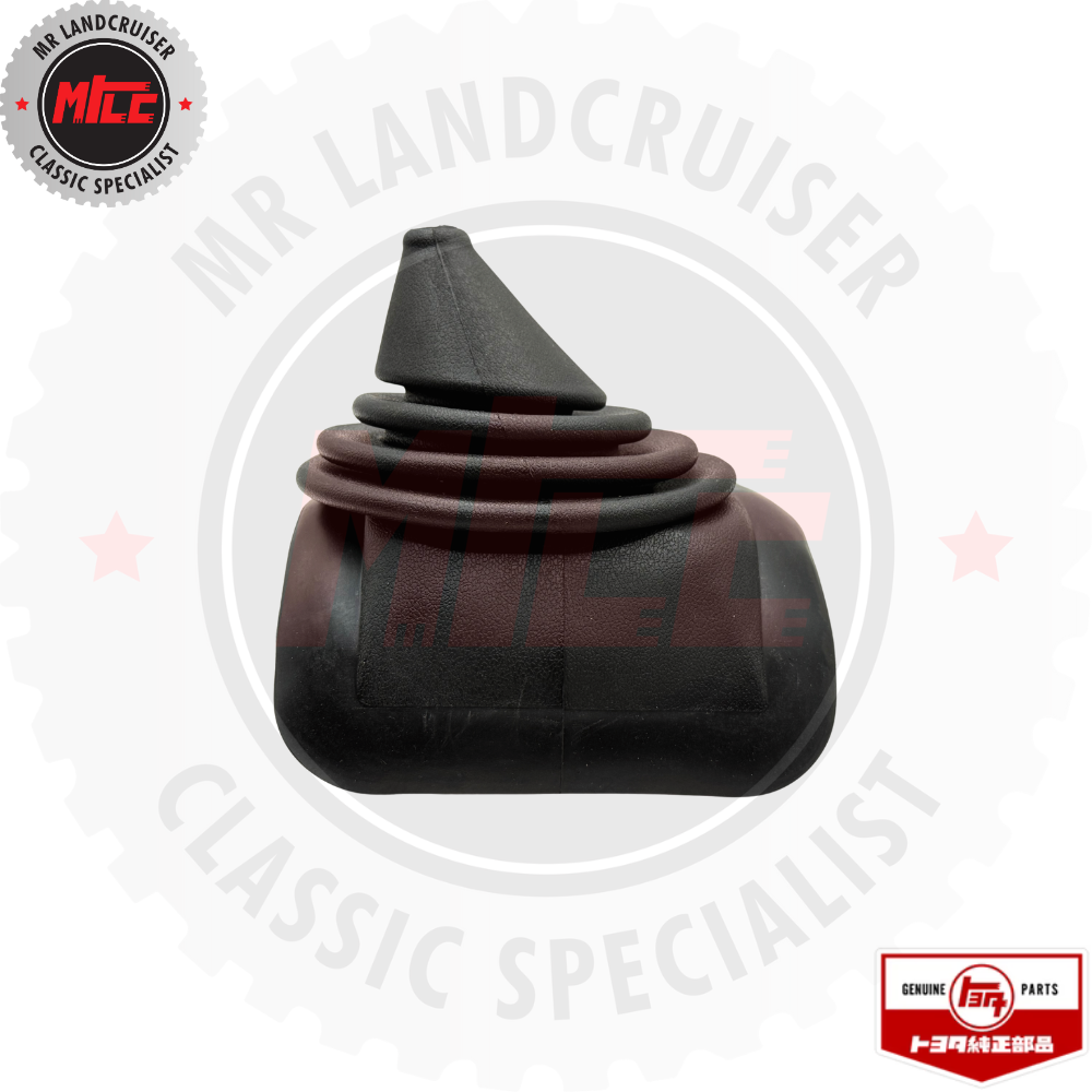 Black rubber boot with cone-shaped top on a white background, branded with 'MR Landcruiser Classic Specialist' and 'Borg & Beck'.