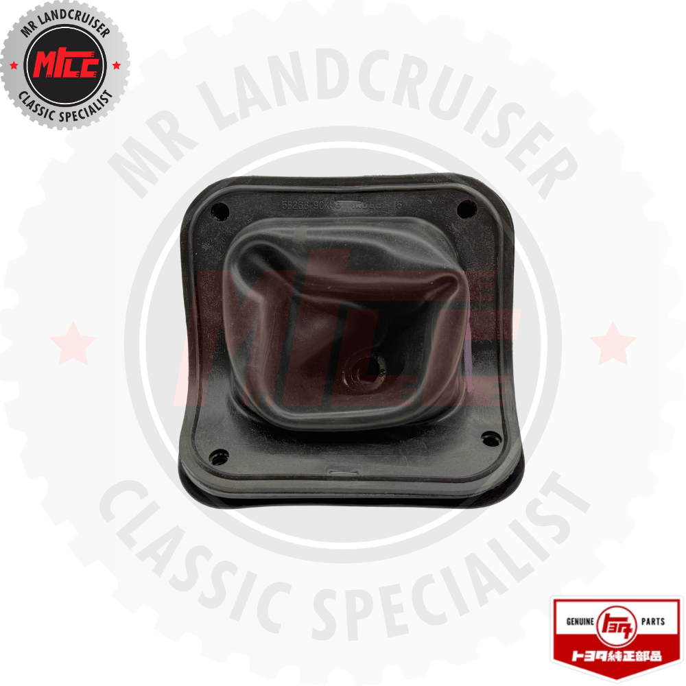 Black rubber gasket on a white background with 'MR Landcruiser Classic Specialist' branding.
