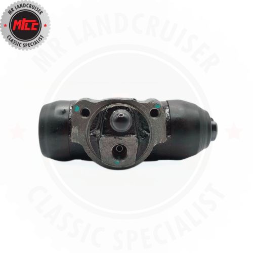 horizontal view of Close up of Rear Wheel Cylinder suitable for 40, 60 and 70 series toyota landcruisers