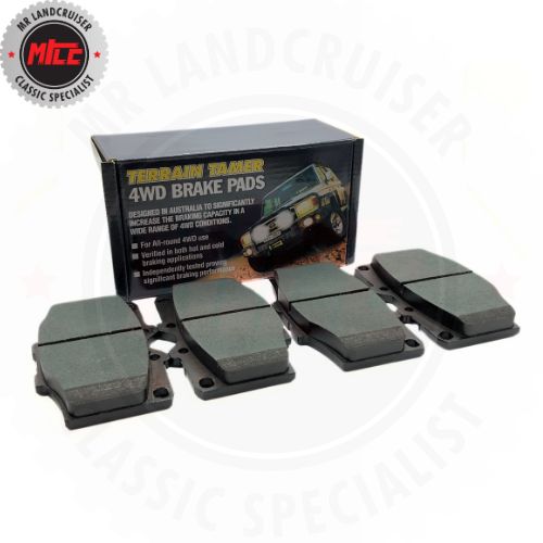 4 of DB288 4WD Front Disc Brake Pads and packaging box for Toyota Landcruiser 40 Series 60 Series 70 Series landcruisers