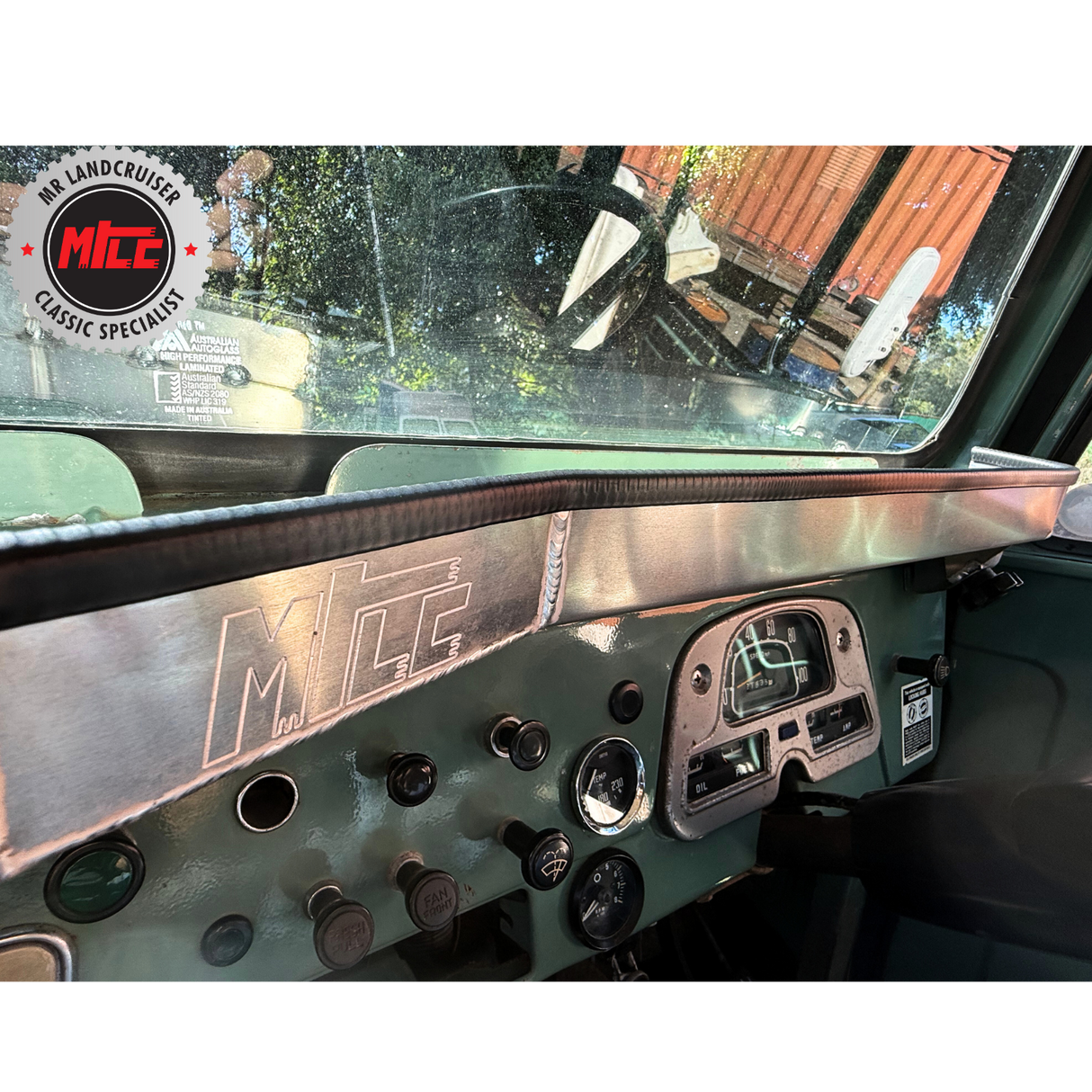 40 series parcel shelf installed view