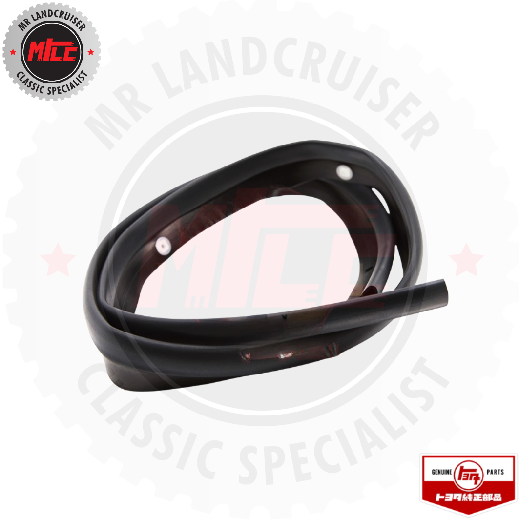 Black rubber seal on a white background with LandCruiser branding.