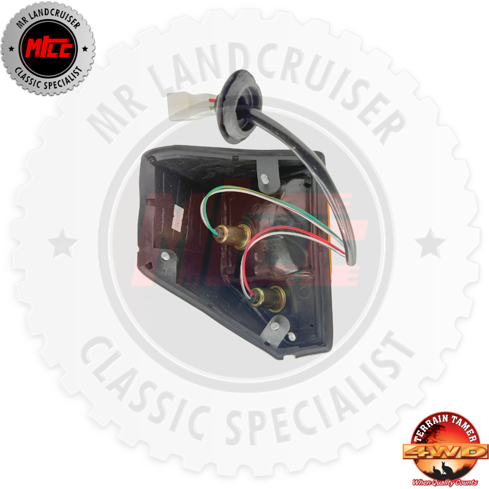 Aftermarket Front Indicator Lamp Assembly suits 70 Series Toyota Landcruiser 12/1984 Onwards